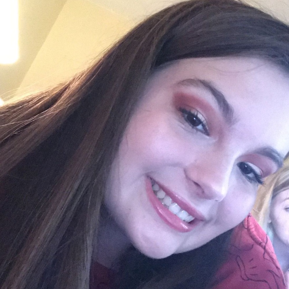 Meet your Posher, Elise